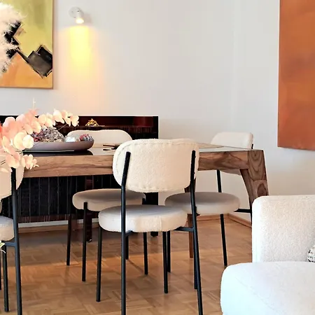 Art & Living I Im Speckguertel Von Frankfurt I Messe Apartment Schoneck