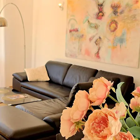 Art & Living I Im Speckguertel Von Frankfurt I Messe Apartment Schoneck
