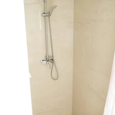 Art Farm I Group Near Frankfurt I Messe Apartman Schoneck