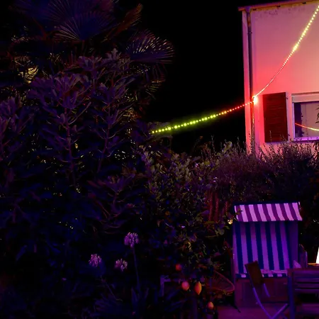 Art Farm I Group Near Frankfurt I Messe Apartman Schoneck